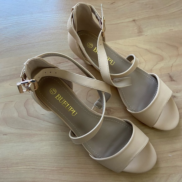 Bueupu Small Wedge Heels - Picture 3 of 7